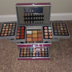 NWT All In One Makeup Travel Kit